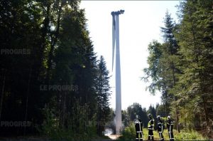 [Francia] – Reivindicación del incendio de una turbina en el parque eólico de Monts d’Ain (Izenave)